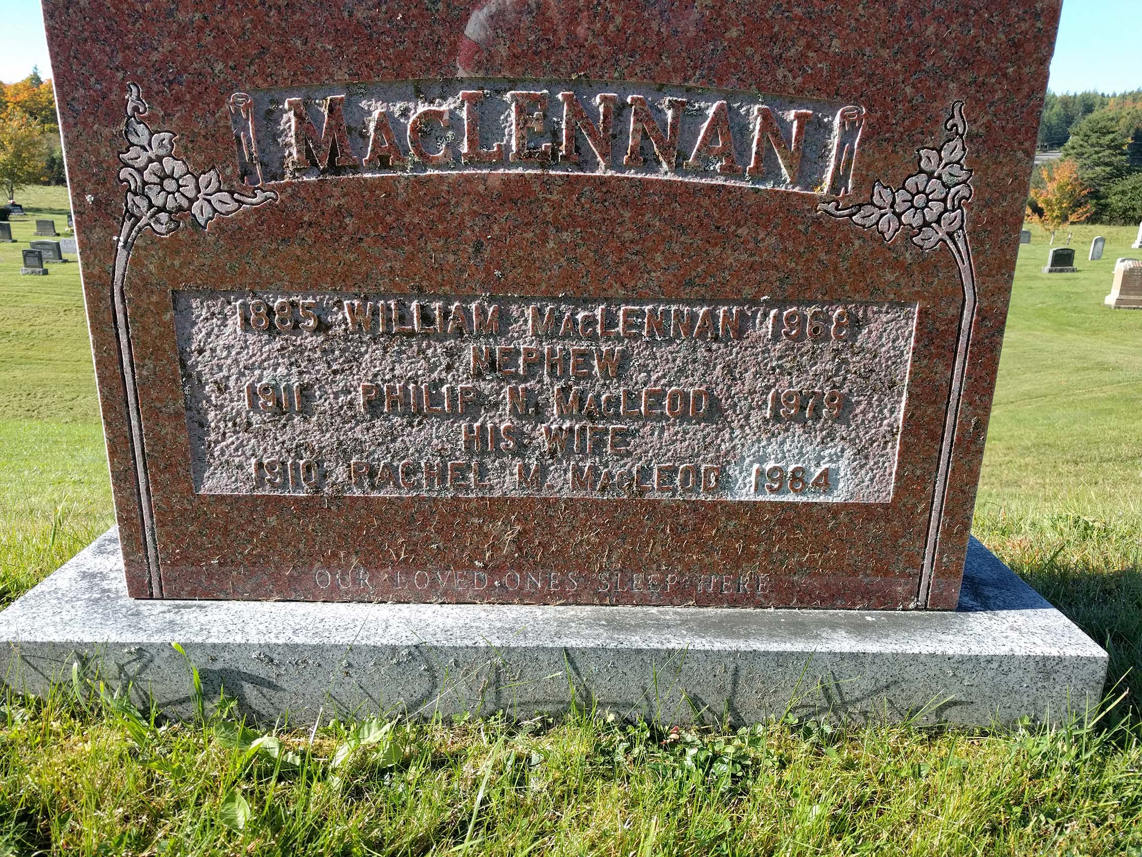 Photo of headstones/William MacLennan 1885-1968 hdstn Middle River NS